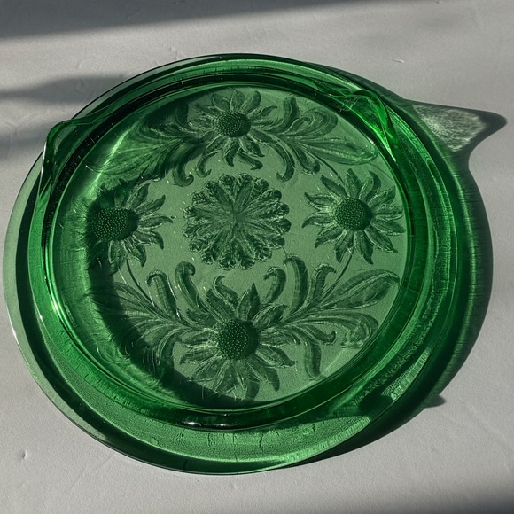 1930s Vtg Jeanette Green Depression GLOW Glass Sunflower Footed Cake Plate 10" - Picture 12 of 16